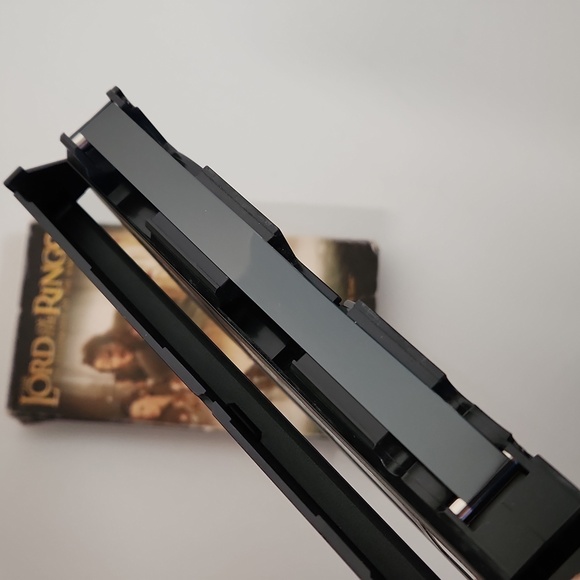 LORD OF THE RINGS: THE FELLOWSHIP OF THE RING VHS - Picture 6 of 8